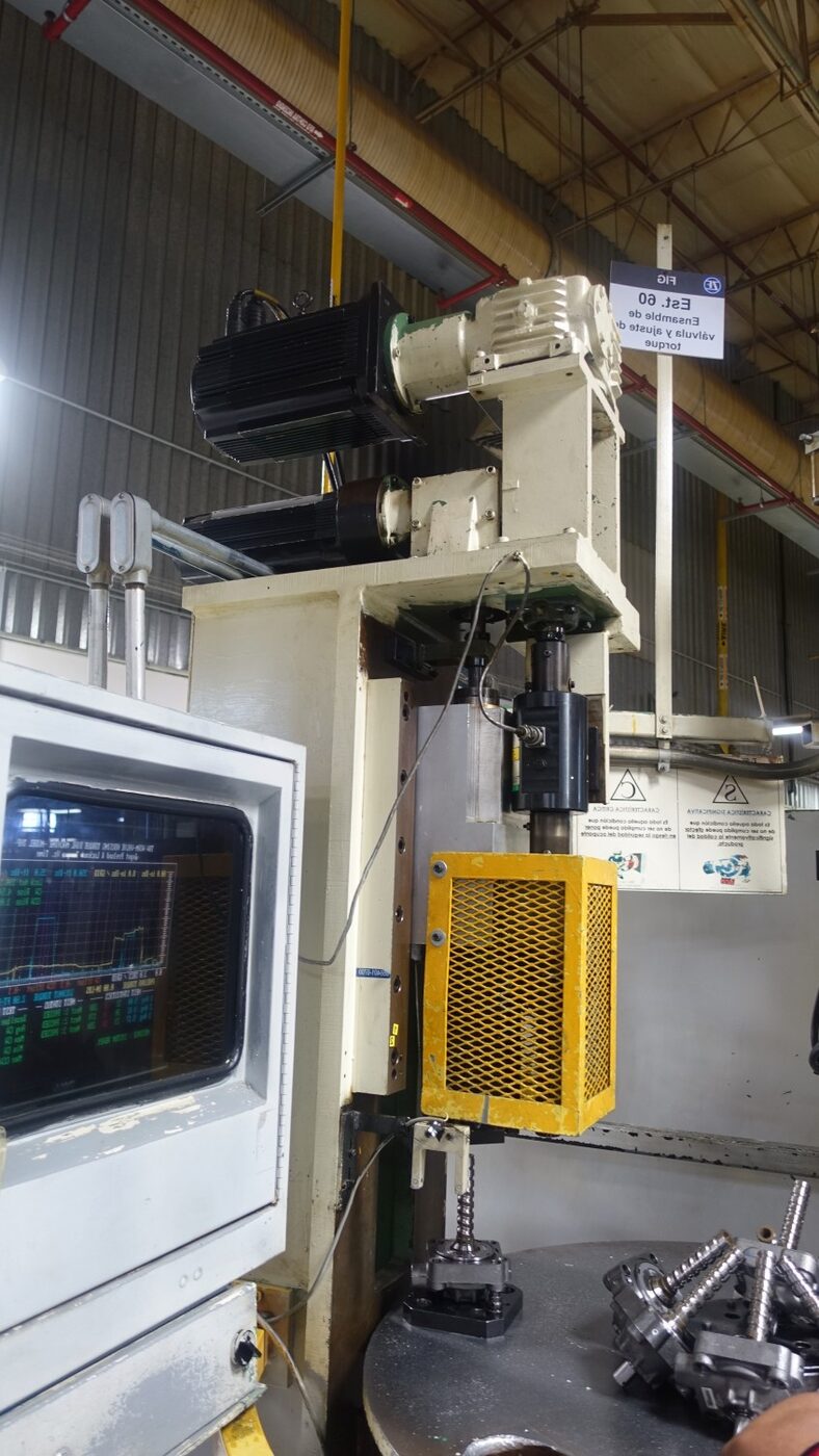 Torque assembly station