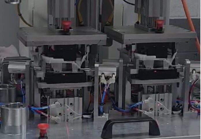 Vertical press stations